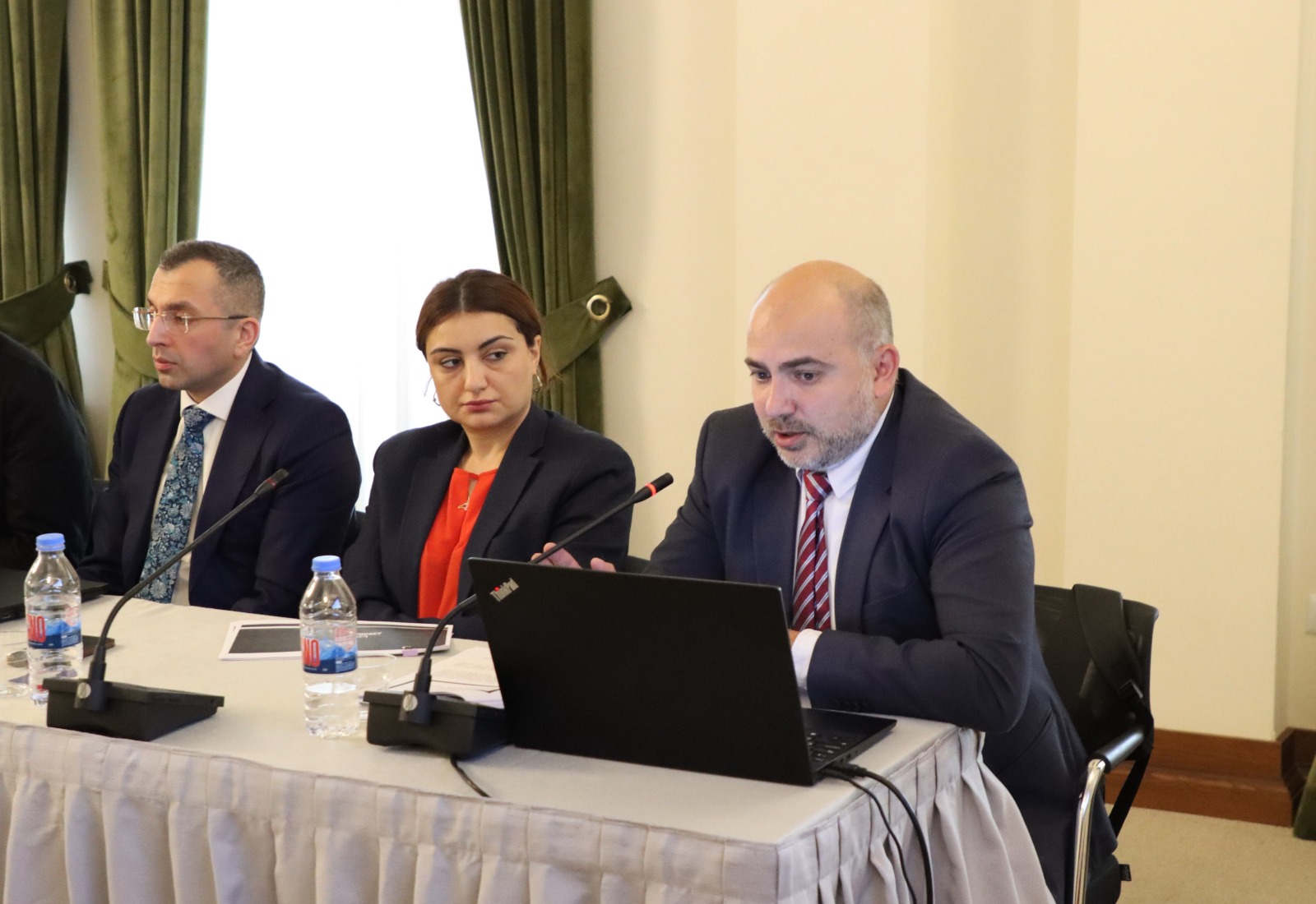 სახელმწიფო აუდიტორებმა პარლამენტში შესაბამისობისა და ეფექტიანობის აუდიტის ანგარიშები წარადგინეს